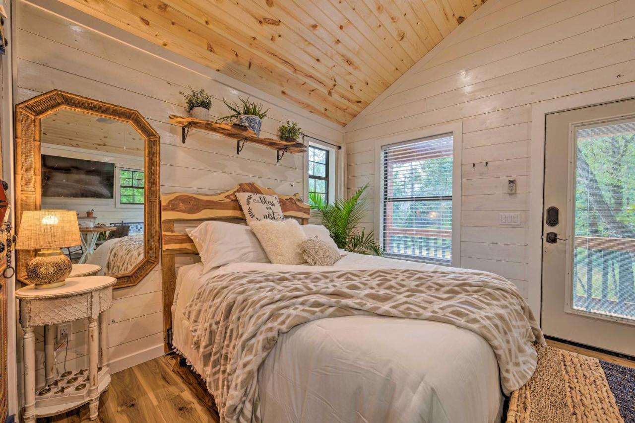 Romantic Broken Bow Cabin With Jacuzzi And Fire Pit! Exterior photo