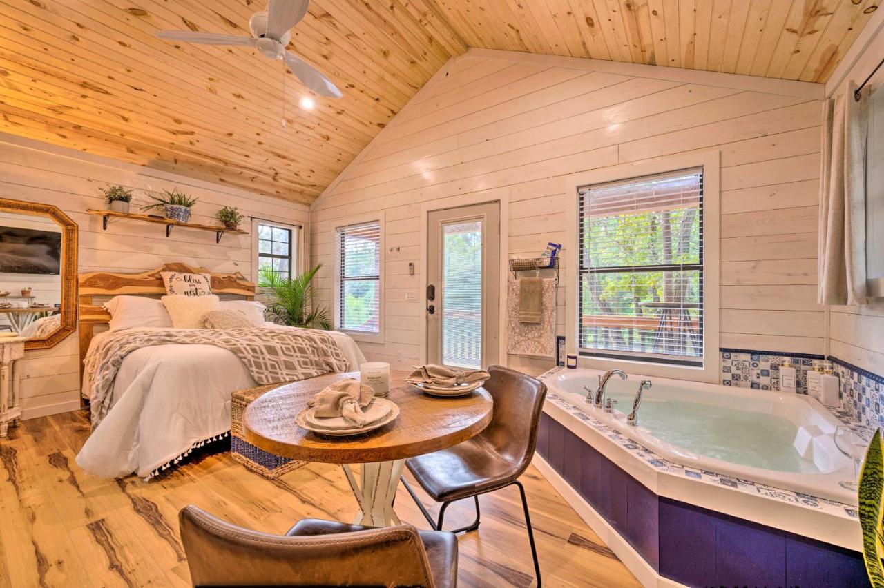 Romantic Broken Bow Cabin With Jacuzzi And Fire Pit! Exterior photo